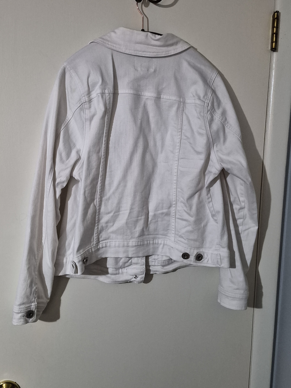 torrid White Denim Trucker Jacket - Picture 2 of 2